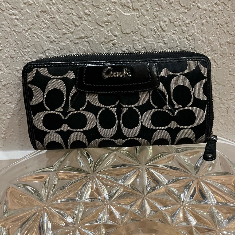 Vintage Coach Y2K Signature Black and Gray Wallet